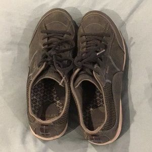 Women’s dansko vibram shoe